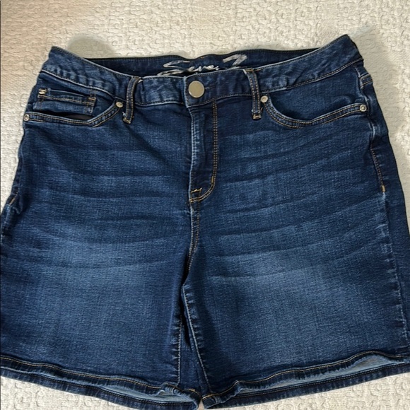 Seven Weekend Blue Jean Shorts with Classic Denim Style Size 12 - Picture 1 of 7
